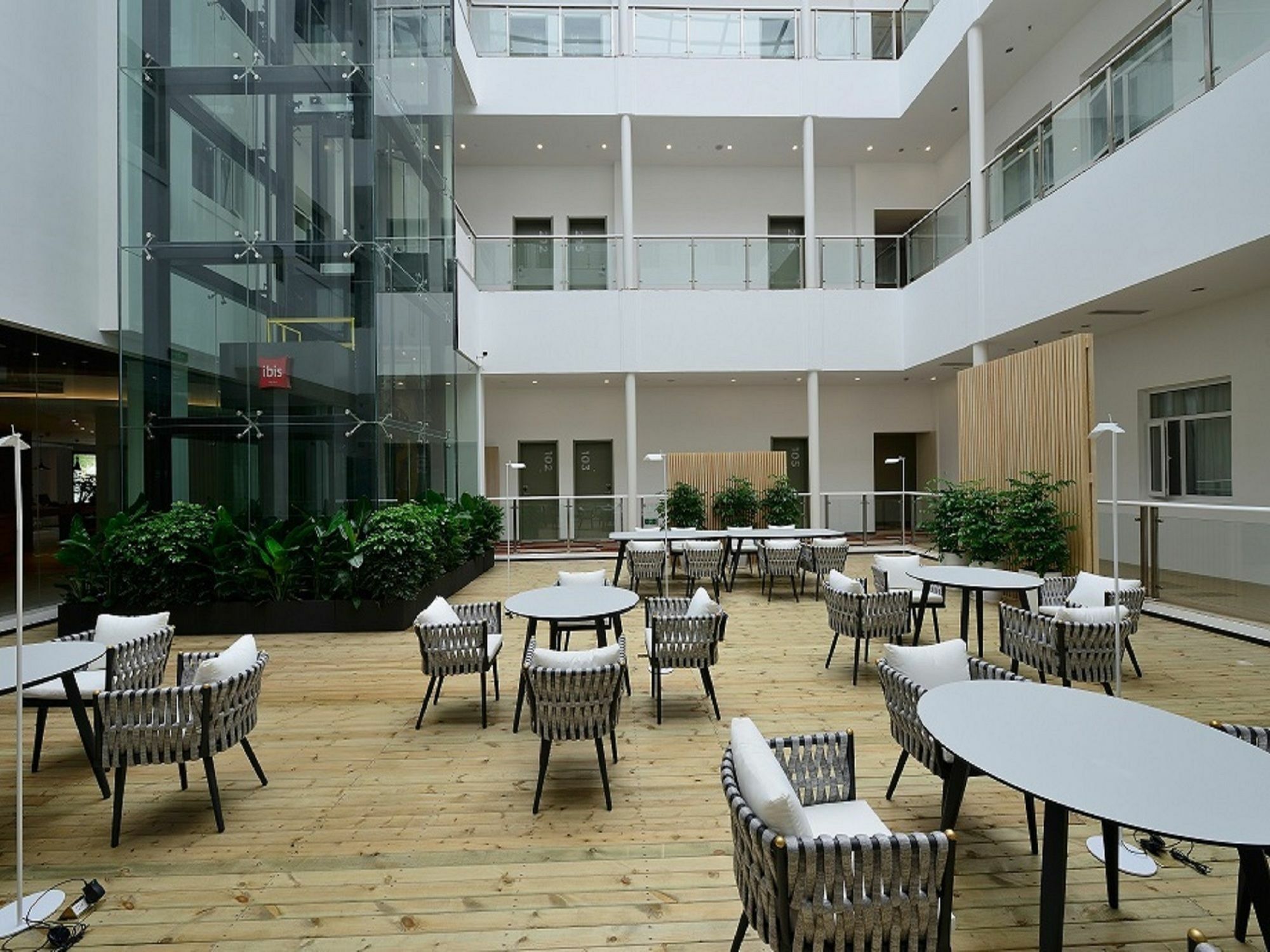 Ibis Shanghai New Hongqiao Exterior foto